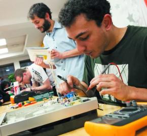Idée cadeau intelligent à glisser au pied du sapin, et si vous offriez un brevet à vos progénitures... Un présent d'une belle valeur tant vénale que d'utilité, Dans l'actu 40 de ce mardi, 2 repair cafés et Marché de Noël !